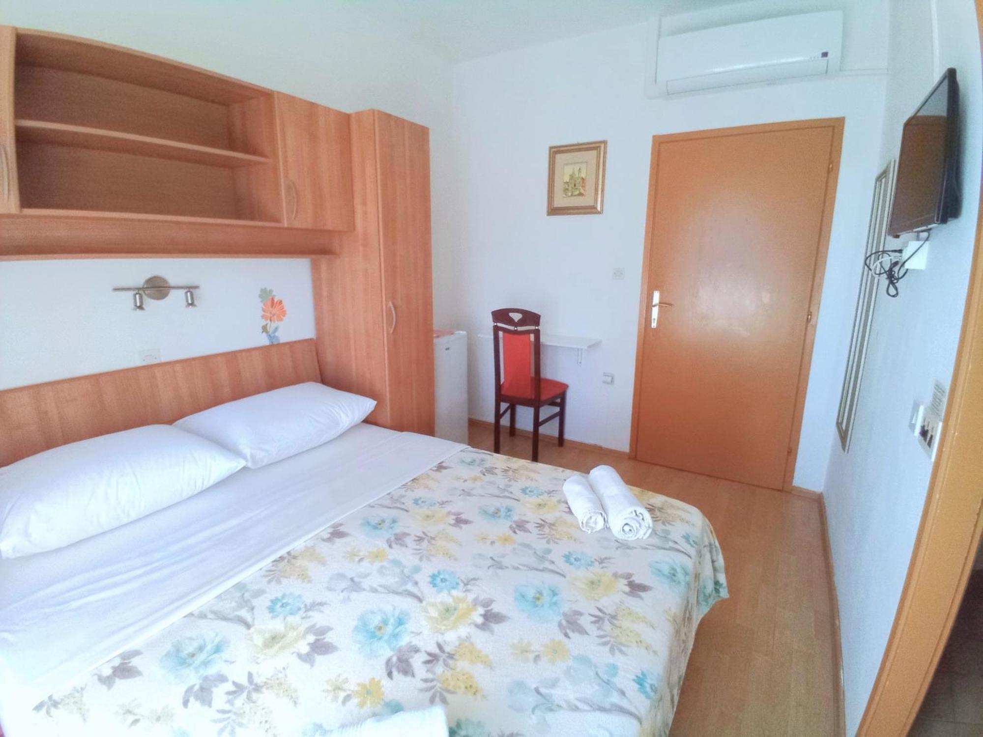 Guesthouse Cecilia 2 Malinska Habitación foto